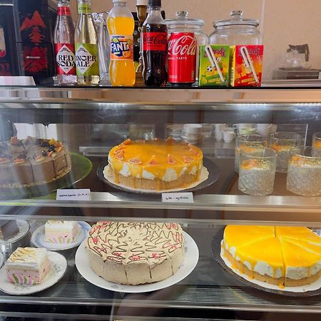 Hostel Cafe Huvila Оулу Экстерьер фото