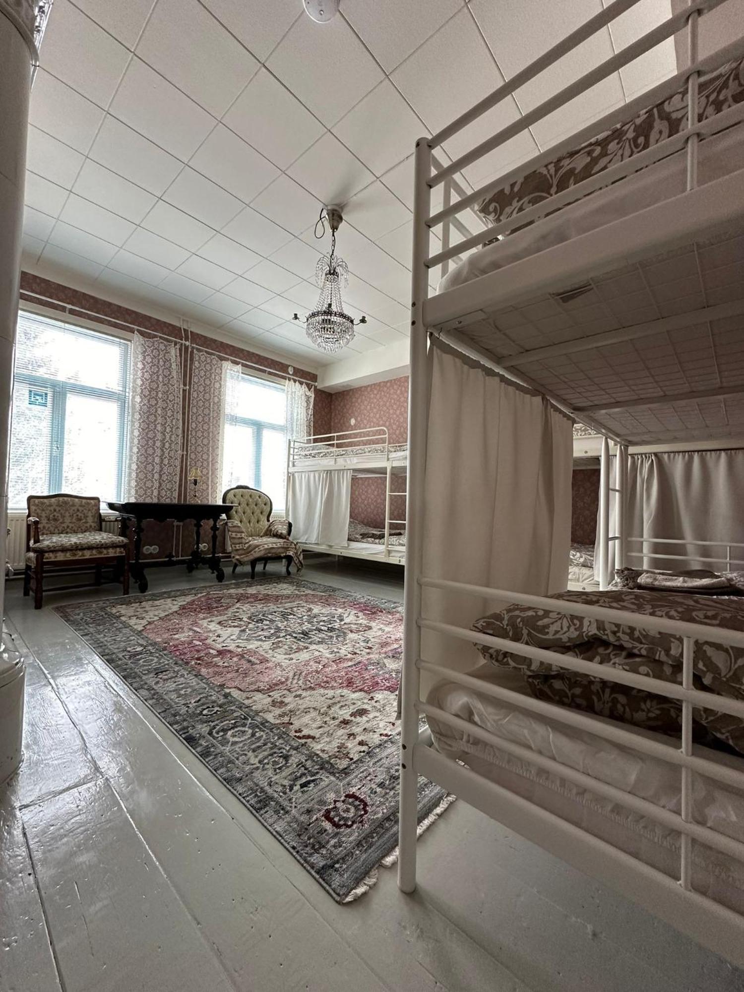 Hostel Cafe Huvila Оулу Экстерьер фото