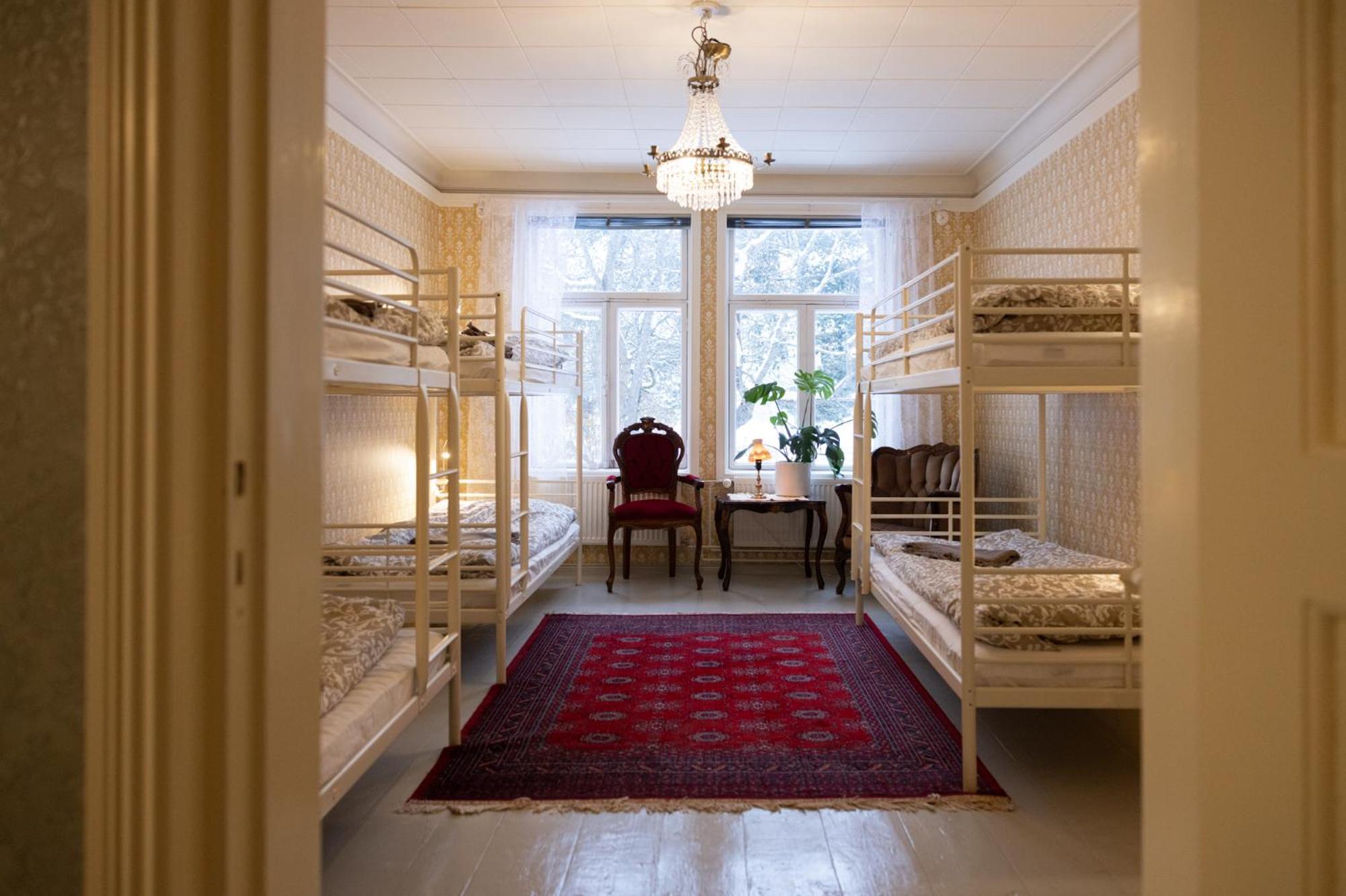Hostel Cafe Huvila Оулу Экстерьер фото