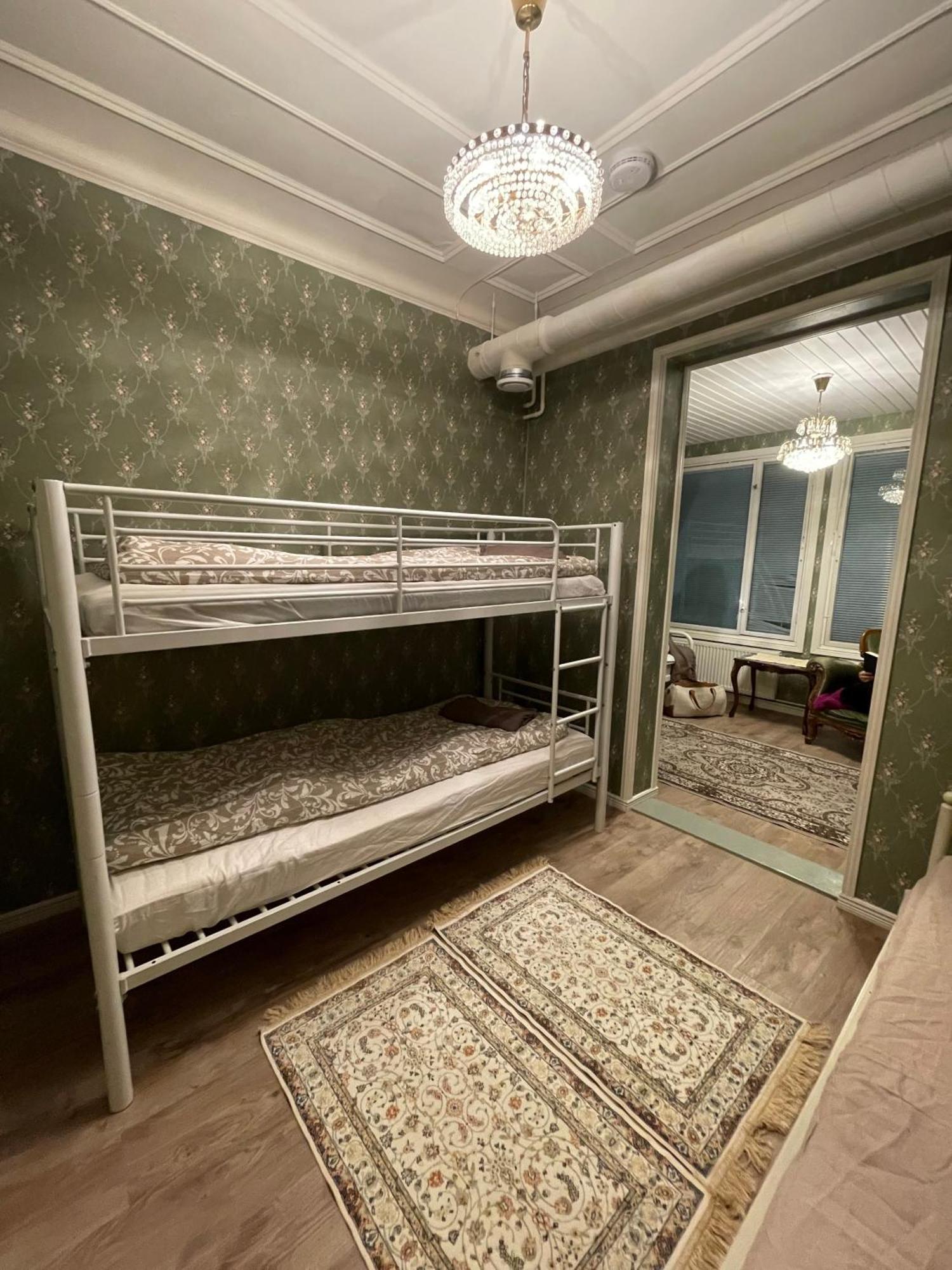 Hostel Cafe Huvila Оулу Экстерьер фото